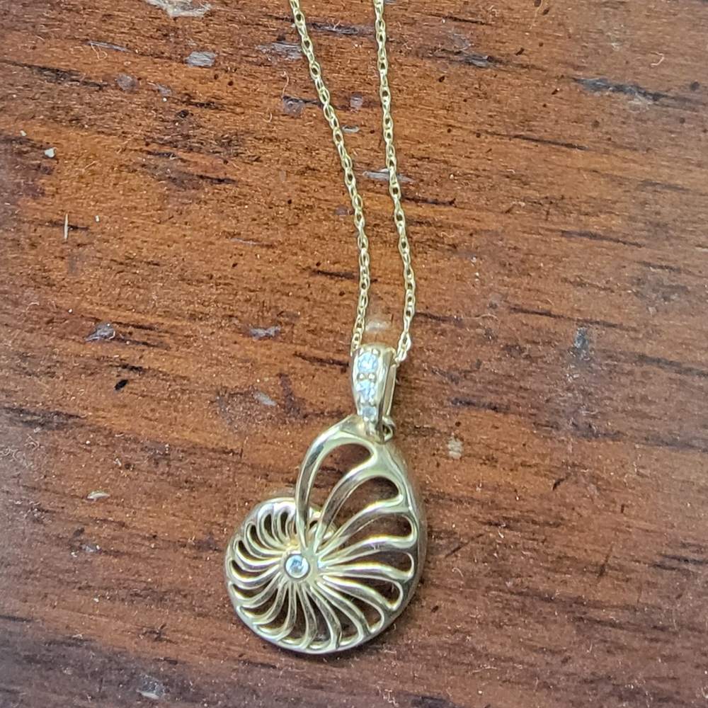 14k yellow gold nautilus necklace